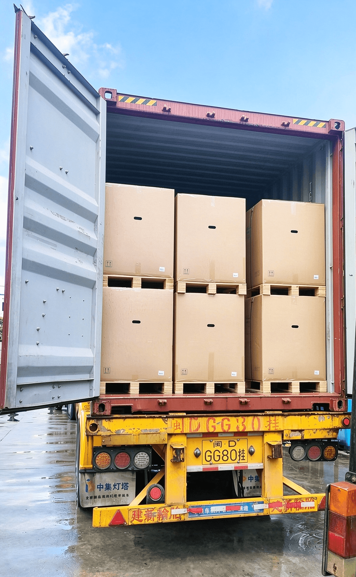 Pallet packing for dry ice coolers